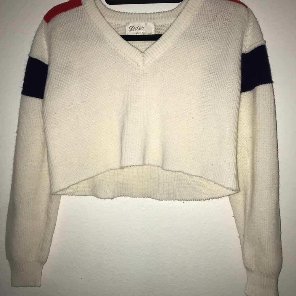 Cute beige cropped sweater!